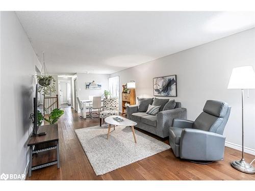 58 Laidlaw Drive, Barrie, ON - Indoor Photo Showing Living Room