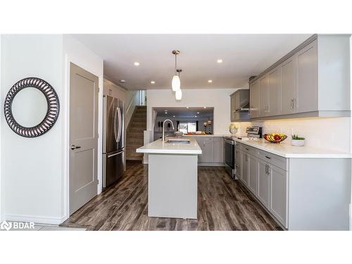 94 Churchland Drive, Barrie, ON - Indoor Photo Showing Kitchen