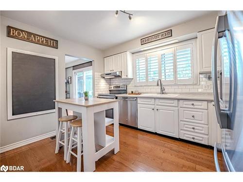 42 Ottaway Avenue, Barrie, ON - Indoor Photo Showing Kitchen With Stainless Steel Kitchen With Upgraded Kitchen