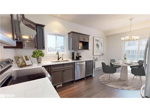 22 Zecca Drive, Guelph, ON - Indoor Photo Showing Living Room