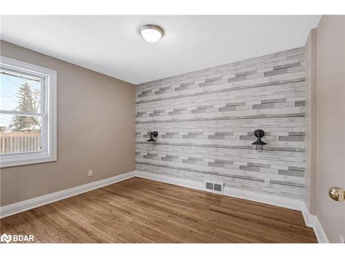 115 Duckworth Street, Barrie, ON - Indoor Photo Showing Other Room