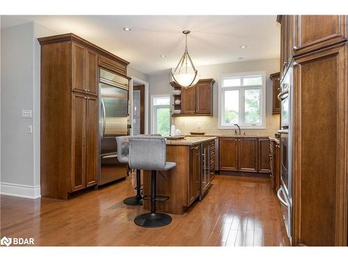 6 Orsi Court, Barrie, ON - Indoor Photo Showing Kitchen With Upgraded Kitchen