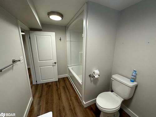 68 (Lower Level) Cook Street, Barrie, ON - Indoor Photo Showing Bathroom