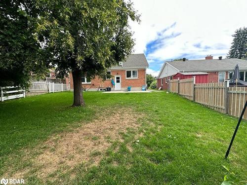 68 (Lower Level) Cook Street, Barrie, ON - Outdoor With Backyard