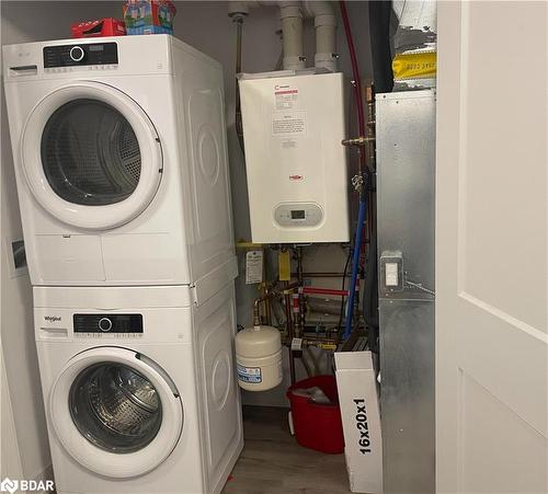 310-110 Fergus Avenue, Kitchener, ON - Indoor Photo Showing Laundry Room