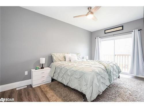 27 Leisure Court, Coldwater, ON - Indoor Photo Showing Bedroom