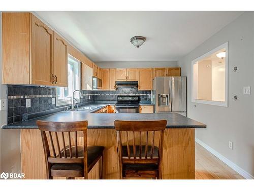 29 Melville Court, Oro-Medonte, ON - Indoor Photo Showing Kitchen