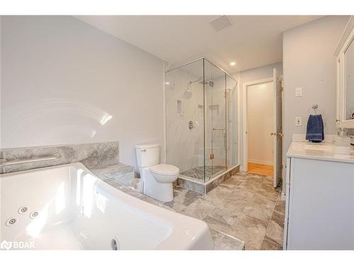 29 Melville Court, Oro-Medonte, ON - Indoor Photo Showing Bathroom