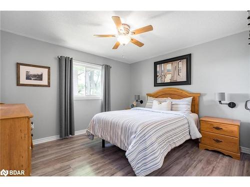 10 Clarence Avenue, Penetanguishene, ON - Indoor Photo Showing Bedroom