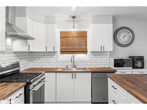 10 Clarence Avenue, Penetanguishene, ON - Indoor Photo Showing Kitchen With Double Sink