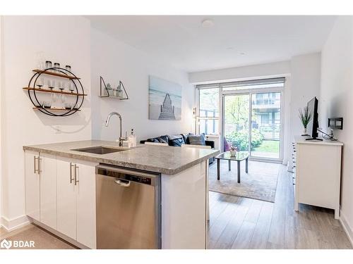 131-333 Sea Ray Avenue, Innisfil, ON - Indoor Photo Showing Kitchen