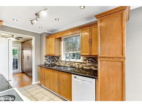 56 Knicely Road, Barrie, ON - Indoor Photo Showing Kitchen