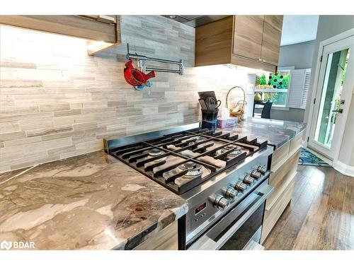 88 Cook Street, Barrie, ON - Indoor Photo Showing Kitchen With Upgraded Kitchen