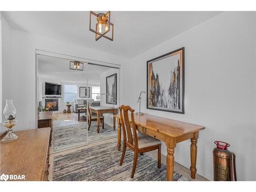 239 Pine Street, Newmarket, ON - Indoor Photo Showing Dining Room