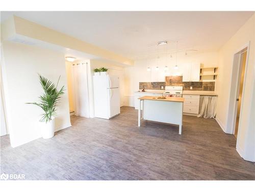 107 Revell Street, Gravenhurst, ON - Indoor Photo Showing Kitchen