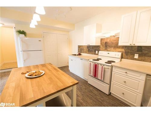 107 Revell Street, Gravenhurst, ON - Indoor Photo Showing Kitchen