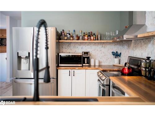 107 Revell Street, Gravenhurst, ON - Indoor Photo Showing Kitchen