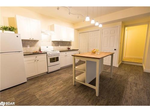 109 Revell Street, Gravenhurst, ON - Indoor Photo Showing Kitchen