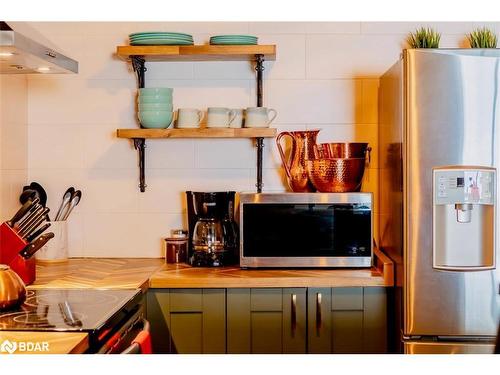 109 Revell Street, Gravenhurst, ON - Indoor Photo Showing Kitchen