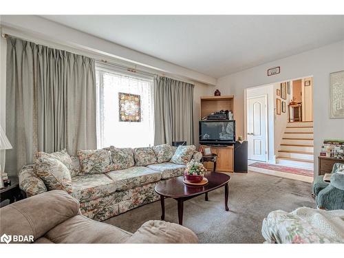 293 Duckworth Street, Barrie, ON - Indoor Photo Showing Living Room