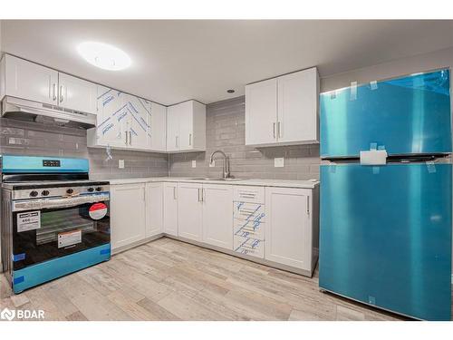 Lower-76 John Street, Barrie, ON - Indoor Photo Showing Kitchen