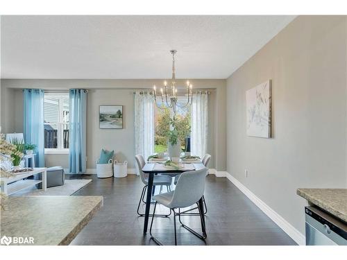 47 Little Ryans Way, Bracebridge, ON - Indoor Photo Showing Dining Room