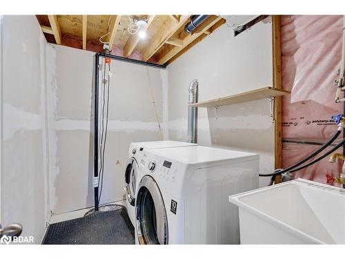 47 Little Ryans Way, Bracebridge, ON - Indoor Photo Showing Laundry Room