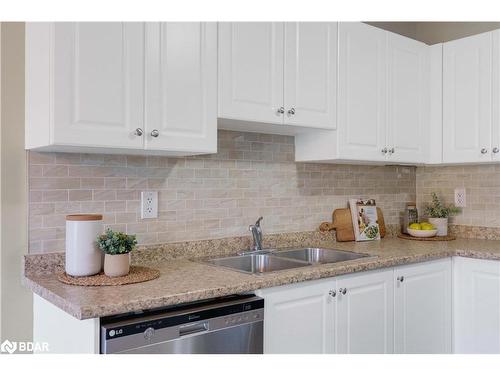 47 Little Ryans Way, Bracebridge, ON - Indoor Photo Showing Kitchen With Double Sink