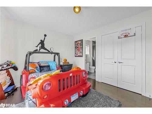 12 Cypress Point, Barrie, ON - Indoor Photo Showing Bedroom