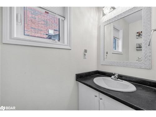 12 Cypress Point, Barrie, ON - Indoor Photo Showing Bathroom