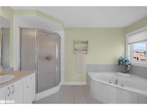 1112 Kell Street, Innisfil, ON - Indoor Photo Showing Bathroom