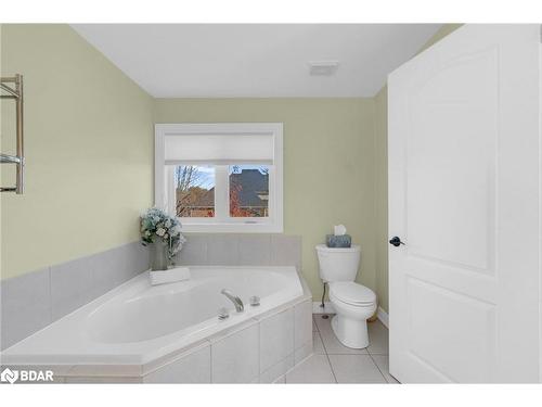 1112 Kell Street, Innisfil, ON - Indoor Photo Showing Bathroom