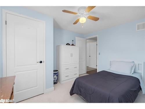 1112 Kell Street, Innisfil, ON - Indoor Photo Showing Bedroom