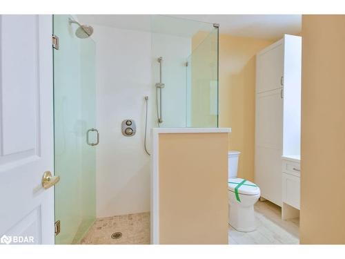 105 Pine Ridge Gt, Gravenhurst, ON - Indoor Photo Showing Bathroom