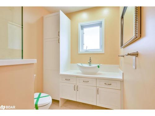 105 Pine Ridge Gt, Gravenhurst, ON - Indoor Photo Showing Bathroom