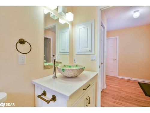 105 Pine Ridge Gt, Gravenhurst, ON - Indoor Photo Showing Bathroom