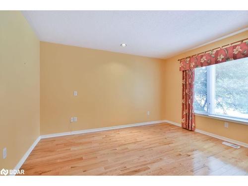 105 Pine Ridge Gt, Gravenhurst, ON - Indoor Photo Showing Other Room