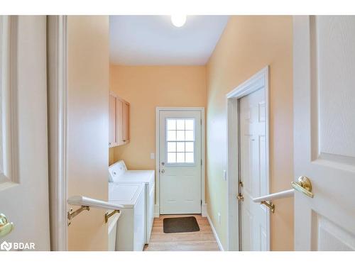 105 Pine Ridge Gt, Gravenhurst, ON - Indoor Photo Showing Laundry Room