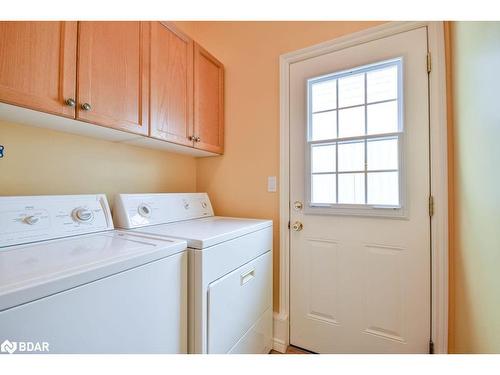 105 Pine Ridge Gt, Gravenhurst, ON - Indoor Photo Showing Laundry Room