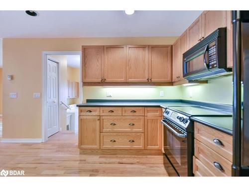 105 Pine Ridge Gt, Gravenhurst, ON - Indoor Photo Showing Kitchen