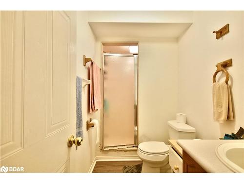 22 Nicholson Drive, Barrie, ON - Indoor Photo Showing Bathroom