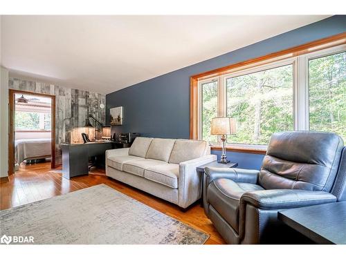 1023 Sophers Landing Road, Kilworthy, ON - Indoor Photo Showing Living Room