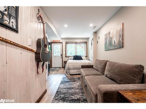 1023 Sophers Landing Road, Kilworthy, ON - Indoor Photo Showing Living Room