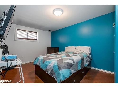 32 Majesty Boulevard, Barrie, ON - Indoor Photo Showing Bedroom