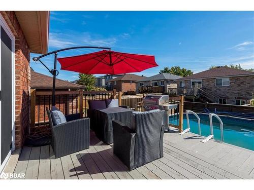 32 Majesty Boulevard, Barrie, ON - Outdoor With Deck Patio Veranda With Exterior