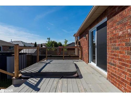 32 Majesty Boulevard, Barrie, ON - Outdoor With Deck Patio Veranda With Exterior