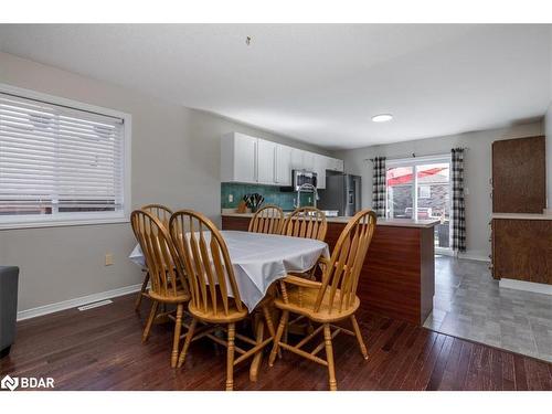 32 Majesty Boulevard, Barrie, ON - Indoor Photo Showing Dining Room