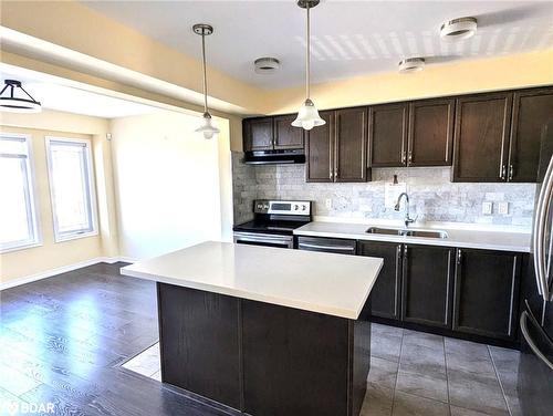 99 Frank'S Way, Barrie, ON - Indoor Photo Showing Kitchen With Upgraded Kitchen