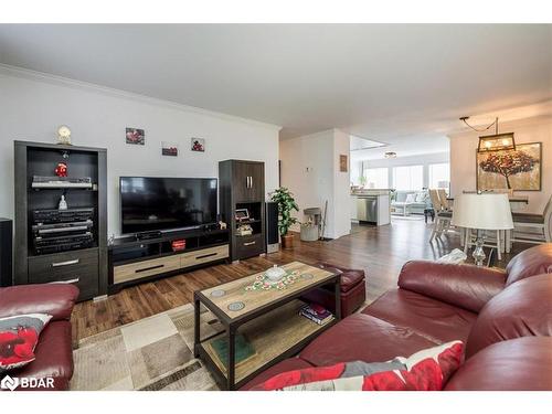 1 Sinclair Crescent, Ramara, ON - Indoor Photo Showing Living Room