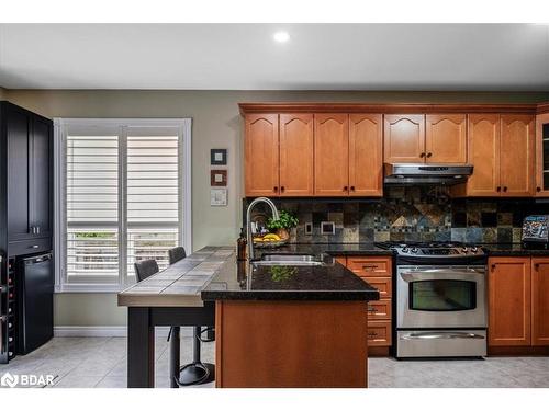 104 Crompton Drive, Barrie, ON - Indoor Photo Showing Kitchen With Double Sink